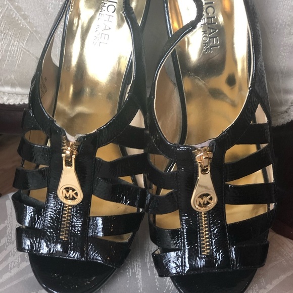 Michael kors heels with gold zipper - Picture 3 of 7